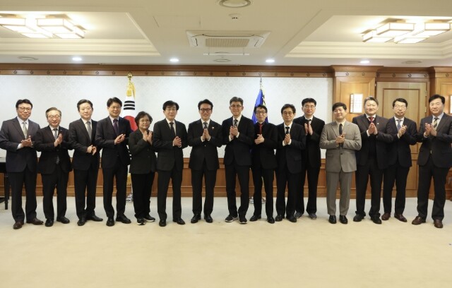 김민석 국무총리, 의료혁신위원회 민간...