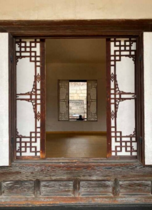 국가유산청, 열린 창호 너머 희정당에...