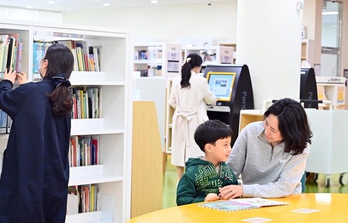 4월, 도서관에 ‘입덕’할 시간! 하...